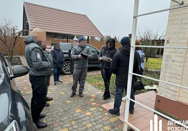 У Запоріжжі військком допоміг виїхати з країни 300 ухилянтам. 