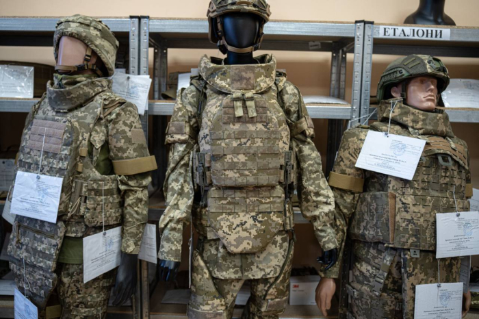 Вироблено в Україні: в Міноборони затвердили перший бронежилет адаптований до жіночого тіла -