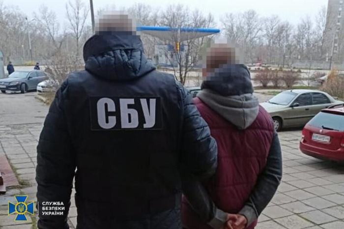 У Запоріжжі затримали коригувальника, який навів ракетний удар по житловому будинку.