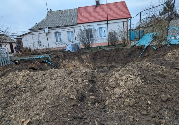 РФ здійснила масований обстріл населеного пункту у Василівському районі. 