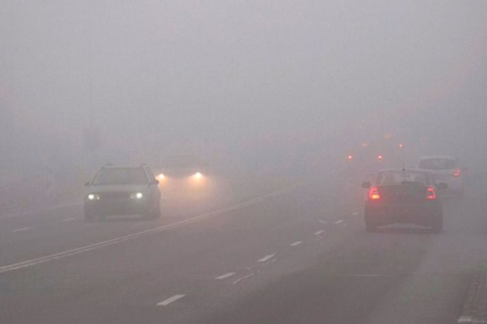 Из-за тумана в Запорожье спасатели призывают водителей быть осторожными на дорогах