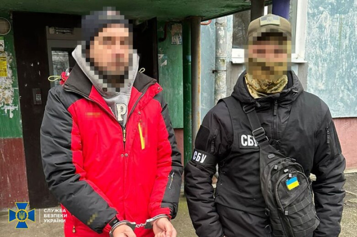 У Запоріжжі затримали коригувальника, який навів ракетний удар по житловому будинку.