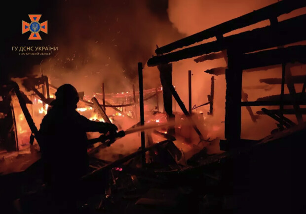 Внаслідок обстрілів у Запорізькій області почалися пожежі - 