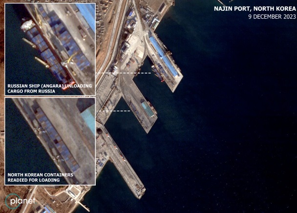 Аналітик Джеу Шин заявив, що рейси вантажних суден туди і назад між Наджином (Північна Корея) і Дунаєм (Росія) не слабшають.