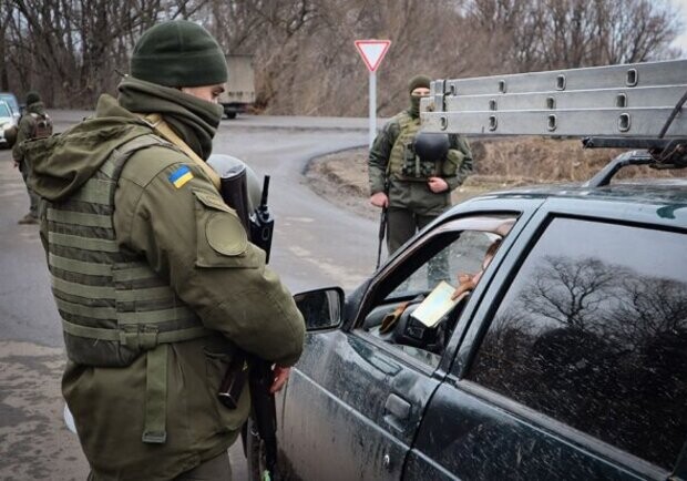 На блокпосту на Закарпатті військоммат забрав дніпрянина до ТЦК - 
