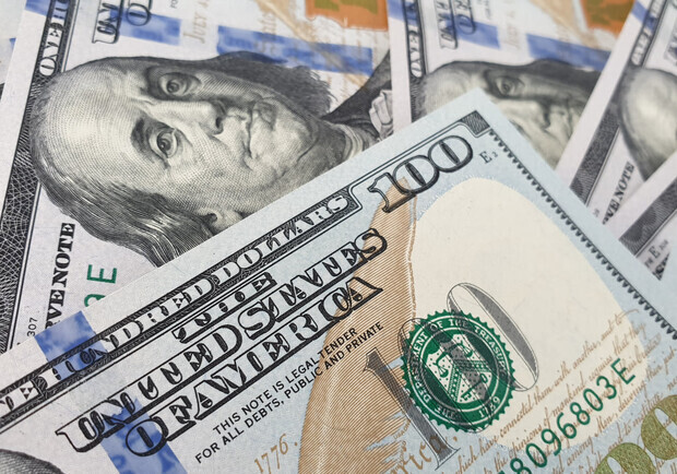 Курс валют в Україні 22 січня 2024 року: скільки коштує долар і євро. 