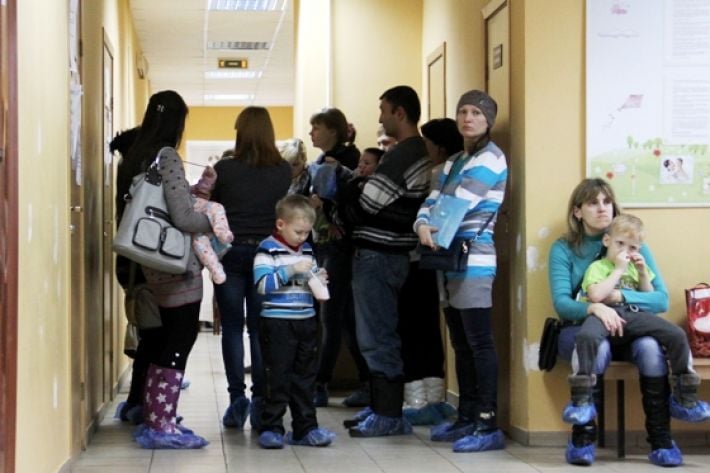 Без гражданства рф - нет осмотра: врачи в Мелитополе не примут без паспорта даже детей (фото)