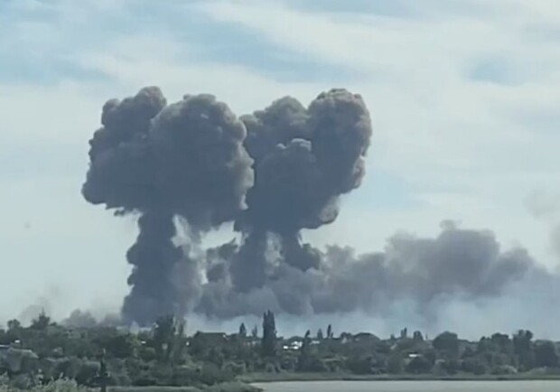 ЗСУ підтвердили успішні удари по аеродрому в Саках. 
