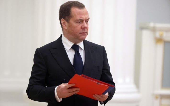 Медведев обиделся на Францию из-за заявления об обстреле Белгорода: "Мы никогда не любили французов"