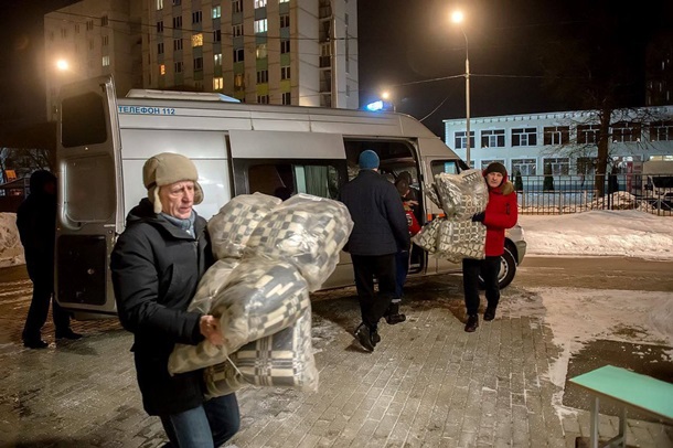 Он призвал жителей использовать пункты обогрева в местной гимназии и дворце культуры.