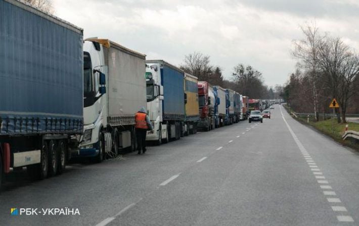 Польские фермеры приостанавливают блокирование границы с Украиной, подписано соглашение