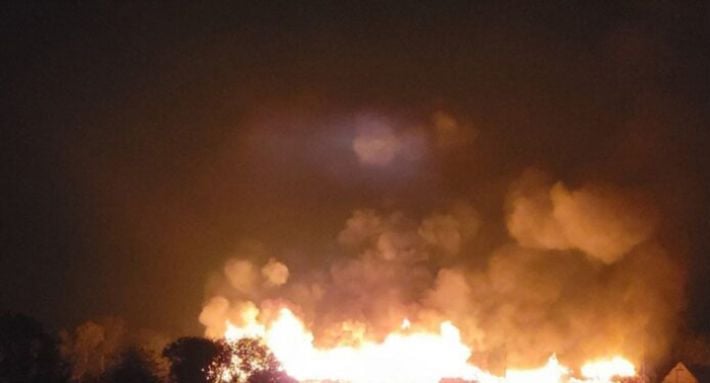 Пожар на объекте инфраструктуры – последствия атаки БПЛА по Запорожью