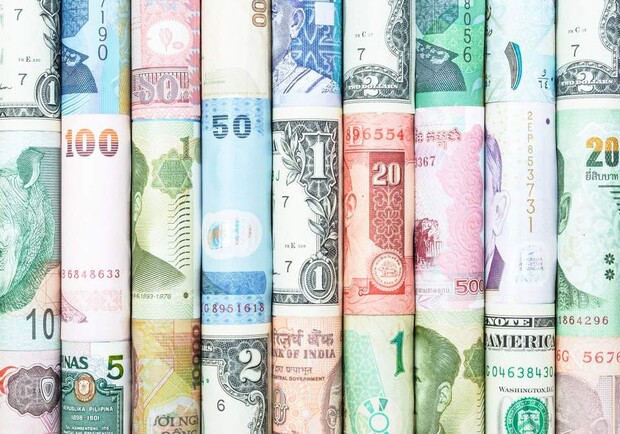 Курс валют в Україні 26 лютого 2024 року: скільки коштує долар і євро. 
