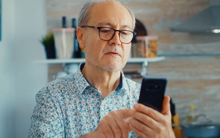 Как мелитопольским пенсионерам записаться на прохождение идентификации в режиме видеоконференцсвязи - инструкция и видео