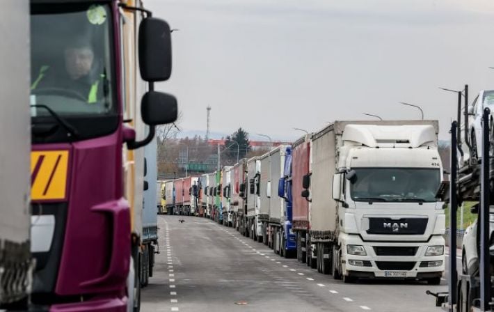 Польские протестующие ослабили ограничение движения возле границы с Украиной