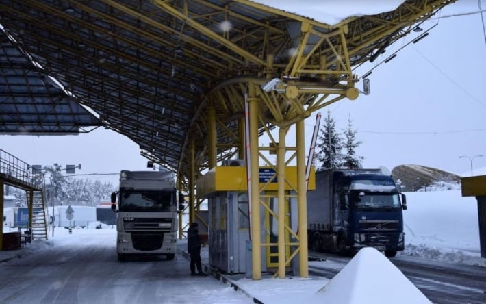 Полная блокировка движения грузовиков в пункте пропуска "Ягодин — Дорогуск": Таможенная служба назвала дату
