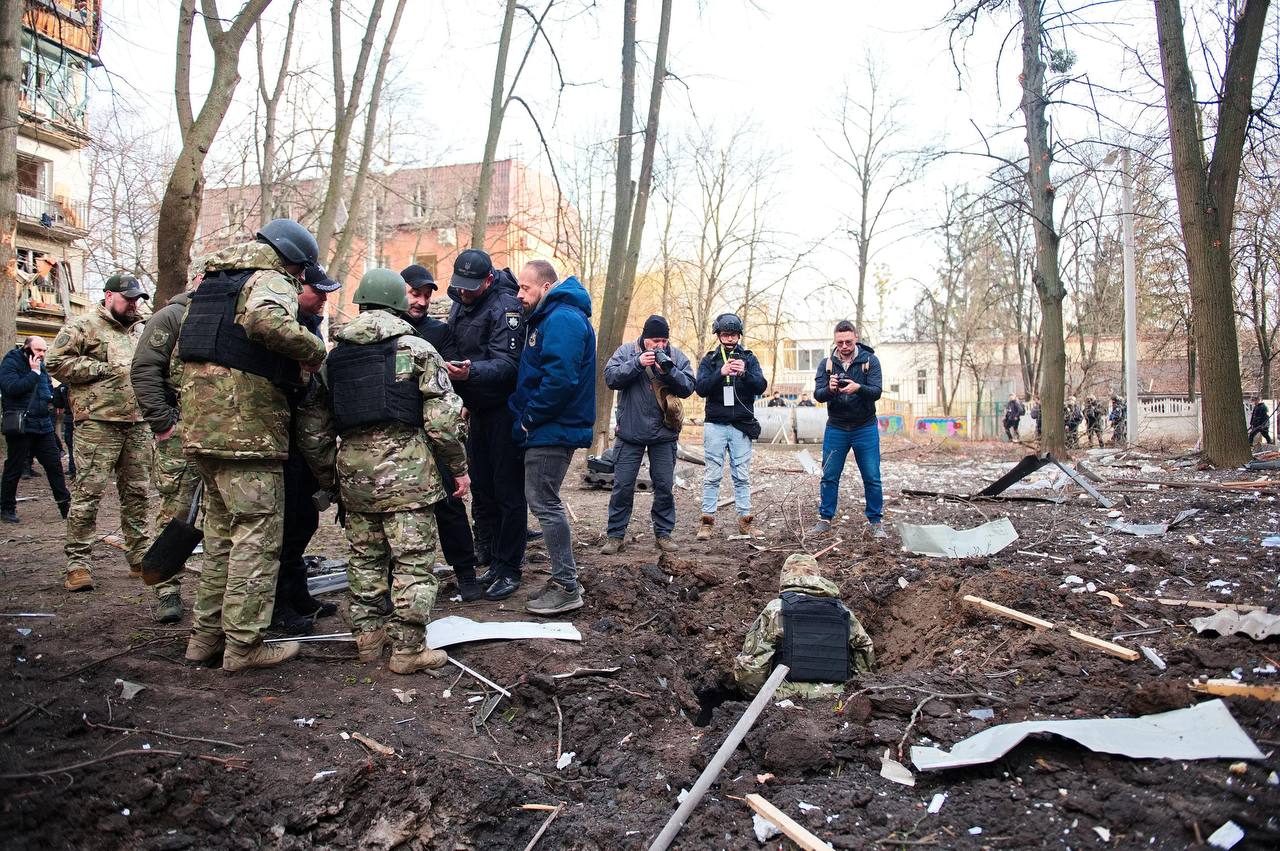 Прямо зараз росіяни роблять із прифронтових регіонів України випробувальний полігон для УМПБ Д-30СН.