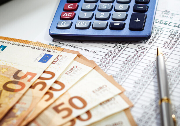 Курс валют в Україні 13 березня 2024 року: скільки коштує долар і євро. 