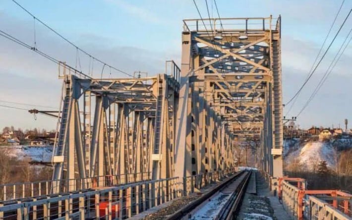 Неизвестные подорвали опору моста в Самарской области РФ: какие последствия