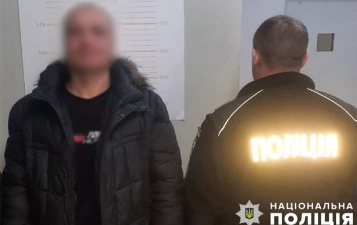 В Киеве пьяный мужчина стрелял в прохожего из пистолета