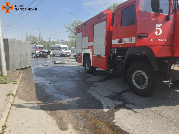 Моторошна ДТП в Запоріжжі: працювали поліція, медики та рятувальники -