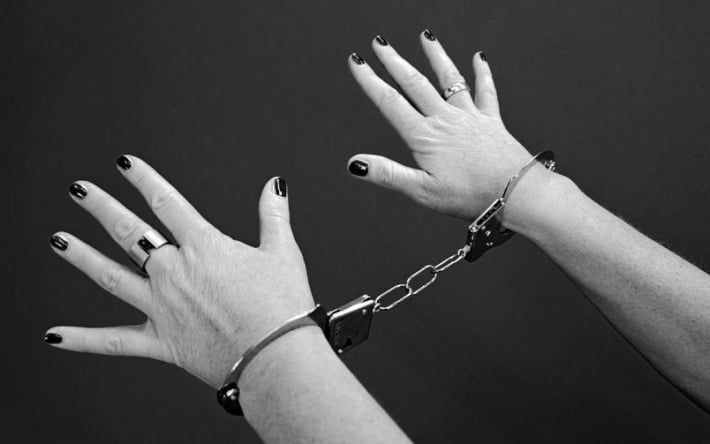 В Днепропетровской области мать снимала порно с 8-летним сыном, а фото и видео продавала