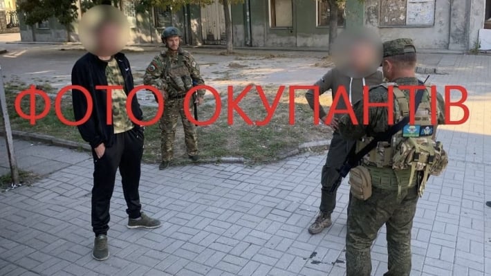 Рашисты терроризируют жителей Бердянска вооруженным формированием "ополченцев"