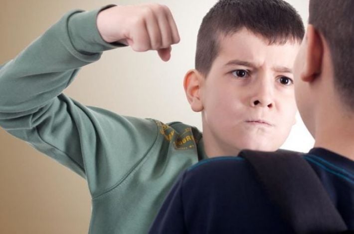 В Мелитополе сын российского вояки безнаказанно избивает и держит в страхе соседских детей