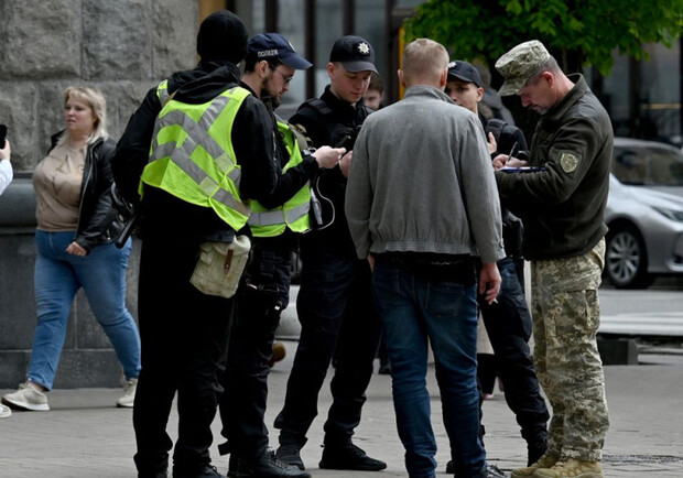 У Запорізькому ТЦК та СП спростували інформацію про прибуття військових з інших областей для "посилення". 