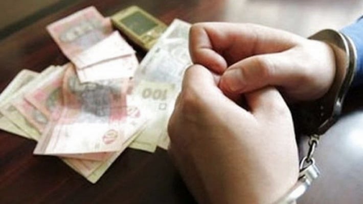 Суд признал виновным в служебной халатности экс следователя из Запорожья, после того как он "потерял" 175 тысяч гривен