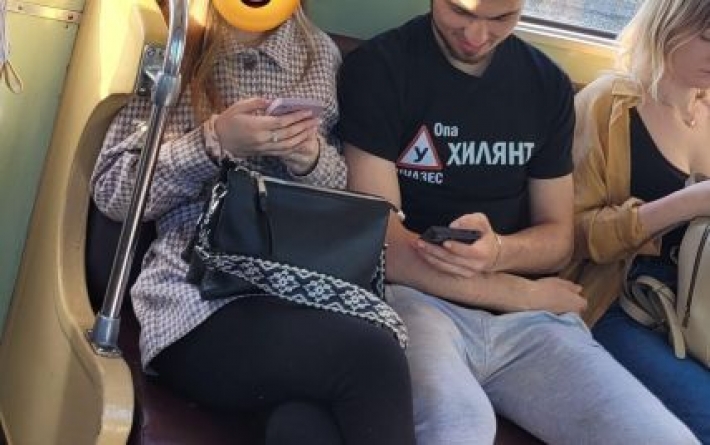 В Украине набирает обороты скандальный флешмоб "Уклонист": откуда у него "растут уши"