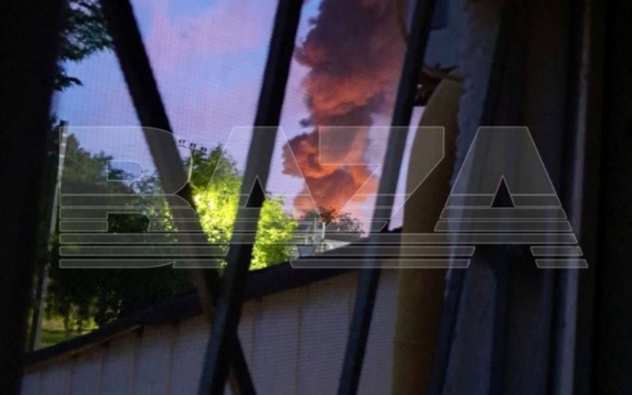 Мощному пожару в российском Азове предшествовали взрывы — соцсети