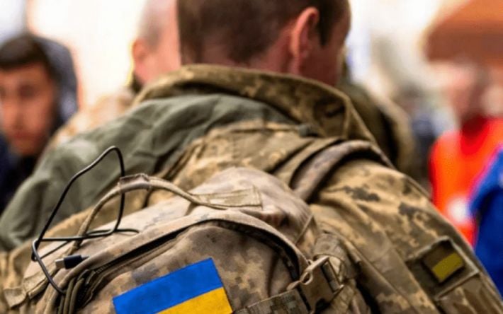 Через 15 мин, без очередей и посещения ТЦК: в ЦНАПах можно получить военно-учетный документ с QR-кодом