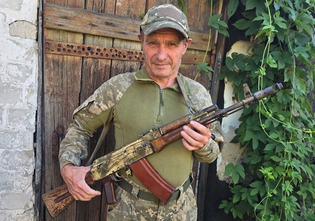 Військовослужбовець з Запорізької області втік з російського полону і врятував побратимів. 