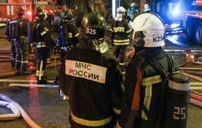 В Москве дроны атаковали НПЗ, начался сильный пожар (видео)