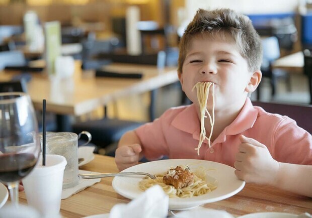 У Запоріжжі стартувало шкільне харчування у вигляді кейтерингу. 