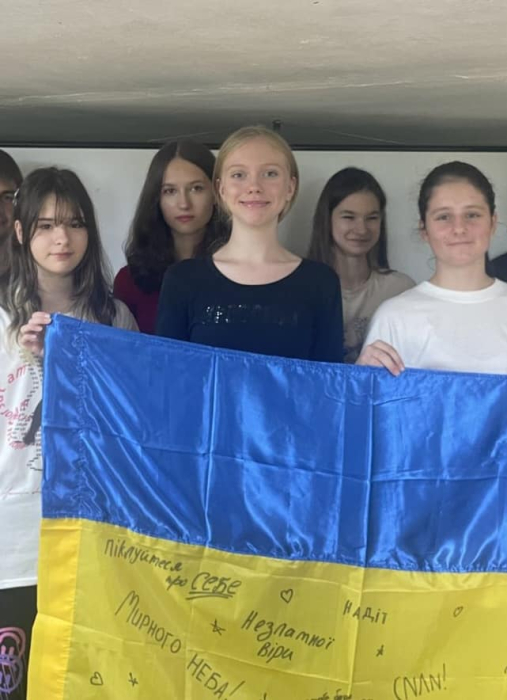 У Запоріжжі від авіаудару загинули дві школярки з гімназії №93 та їхні сім&rsquo;ї.