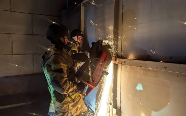 В Кривом Роге спасатели извлекли из-под завалов еще одно тело