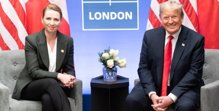 "Очень жесткий разговор": Трамп угрожал и требовал у премьера Дании продать Гренландию