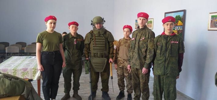 Кульминационный момент взрывного будущего: оккупанты показали, к чему готовят молодежь в Мелитополе