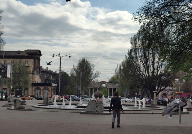Отримай відповідь: чи перейменували площу Маяковського в Запоріжжі - фото RADA.zp.ua