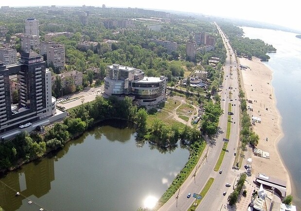 Чому мешканці Запоріжжя протестують проти забудови на Набережній і хто будує автомийку.