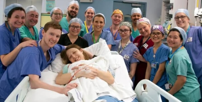 Медицинский прорыв: женщина, которой пересадили матку сестры, родила ребенка
