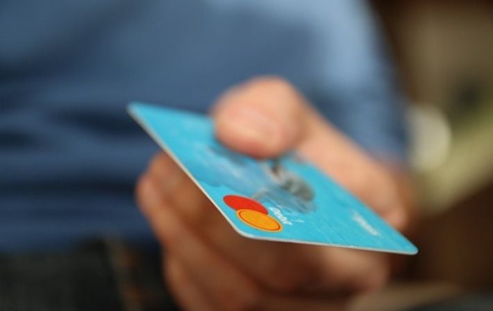 НБУ отменил лимит в 150 000 гривен на переводы с карты на карту