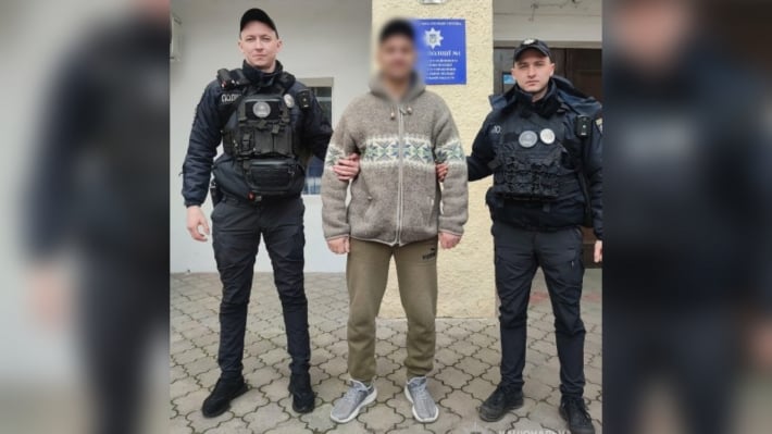 В Запорожье задержали мужчину, который обворовывал авто, разбивая стекло