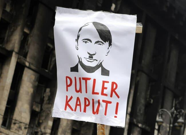 Як відомо, заборонити картинки вимагали співробітники прокуратури Омська.  3