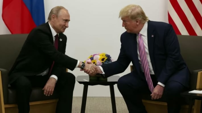 Трамп раскритиковал Путина: "Играет с огнем"