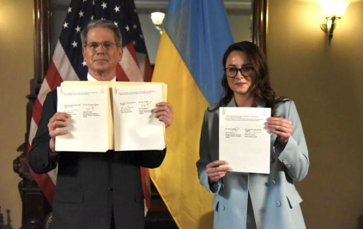 Украина и США подписали сразу три документа по соглашению о недрах, - Politico