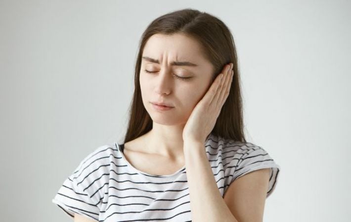 Этот симптом в ушах может предупреждать о страшной болезни: проверьте себя