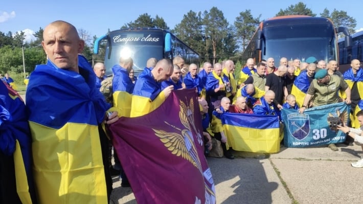 Еще 13 украинских воинов из Запорожской области освободили из российского плена